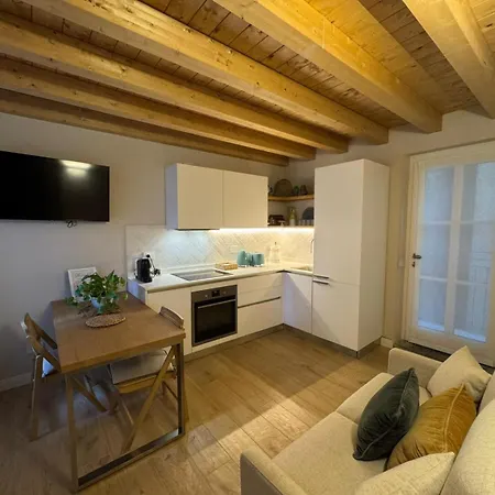 La Casa Di Gio * Lezzeno